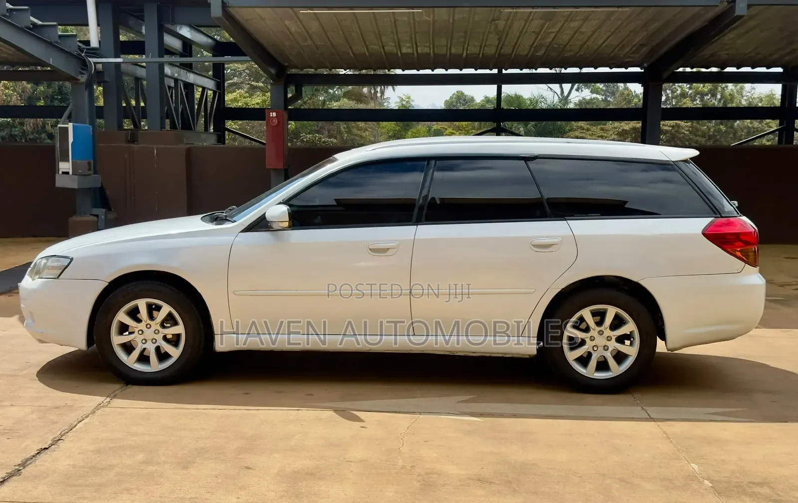 Subaru Legacy 2005 White