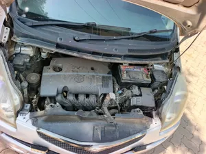 Toyota Ractis 1.5 FWD 2008 Silver