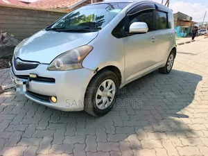 Toyota Ractis 1.5 FWD 2008 Silver