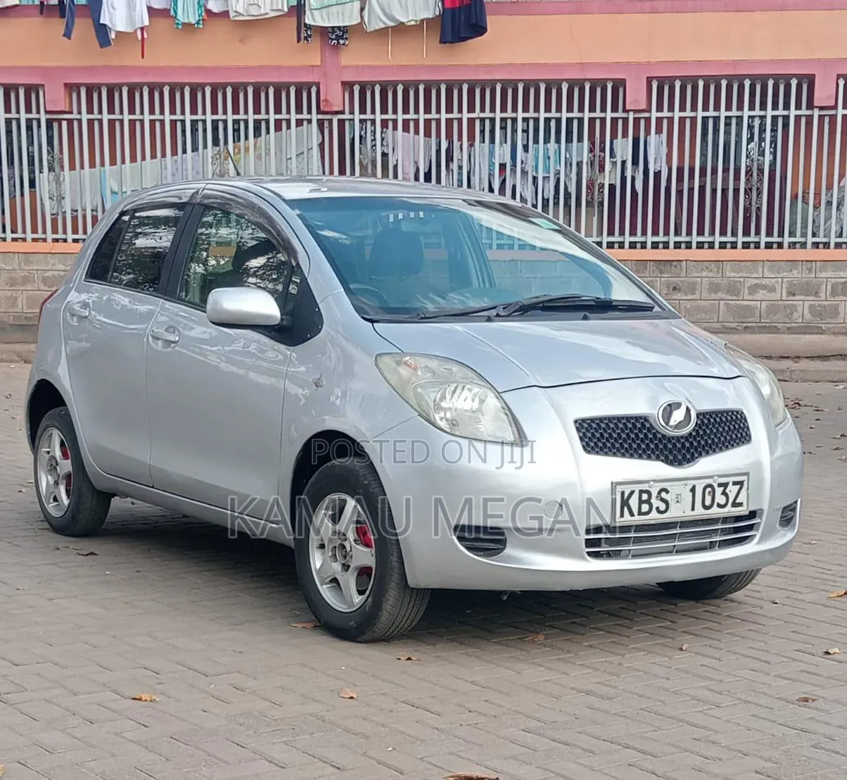 Toyota Vitz 2006 Silver