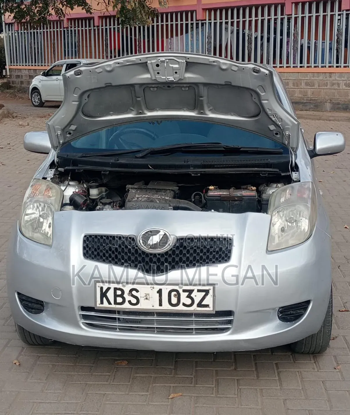 Toyota Vitz 2006 Silver