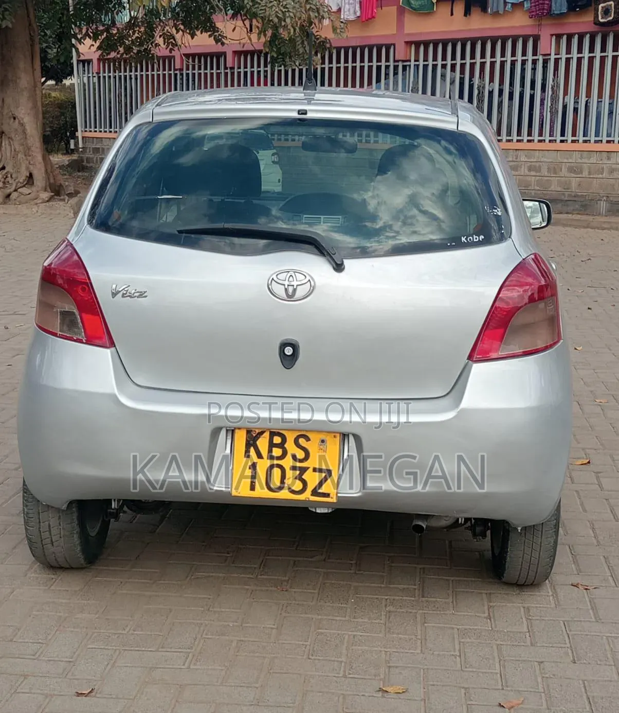 Toyota Vitz 2006 Silver