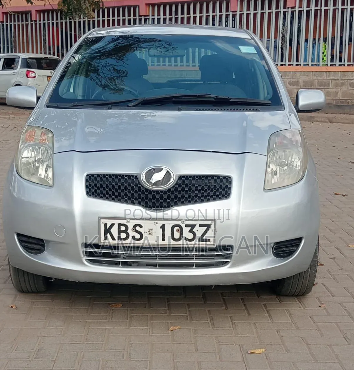 Toyota Vitz 2006 Silver