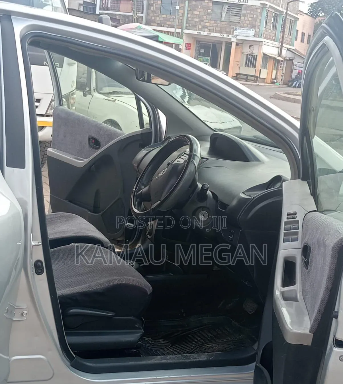 Toyota Vitz 2006 Silver