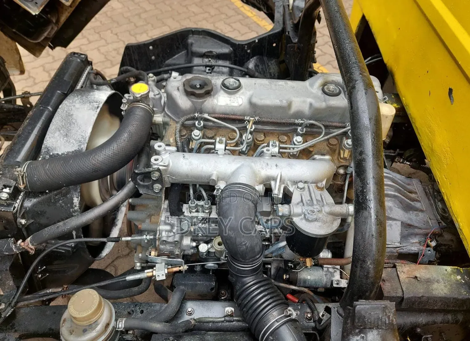 Mitsubishi Fuso Canter 2013 Yellow