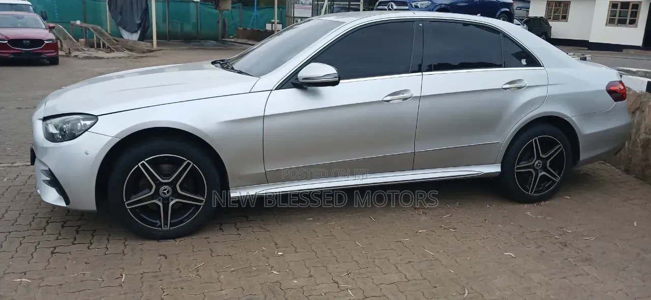 Mercedes-Benz E300 2016 Silver