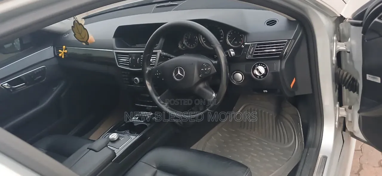 Mercedes-Benz E300 2016 Silver