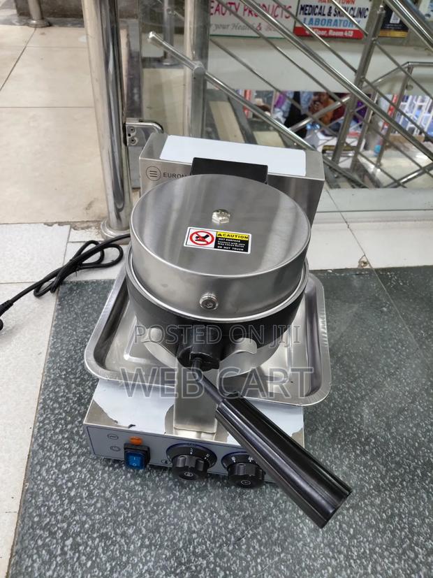 Single Head Rotary Waffle Baker. - main view