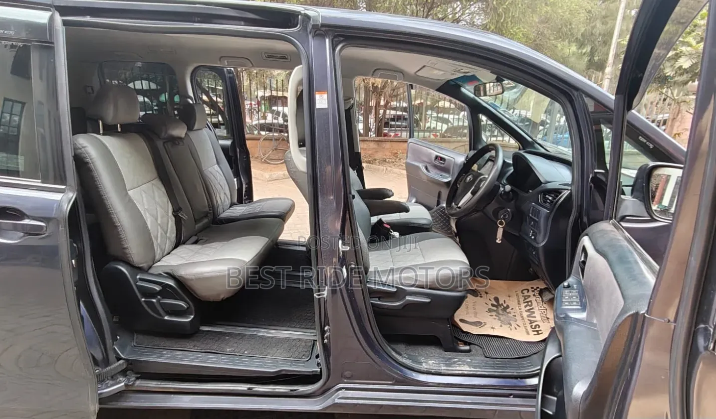 Toyota Voxy X 2WD 8-Seater 2015 Blue