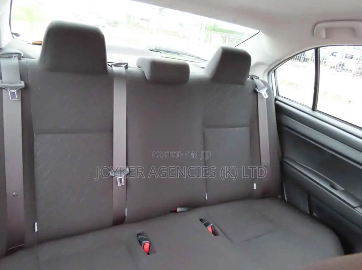 Toyota Axio 1.5 Hybrid 2WD 2019 White