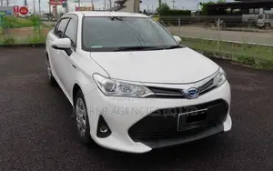 Toyota Axio 1.5 Hybrid 2WD 2019 White