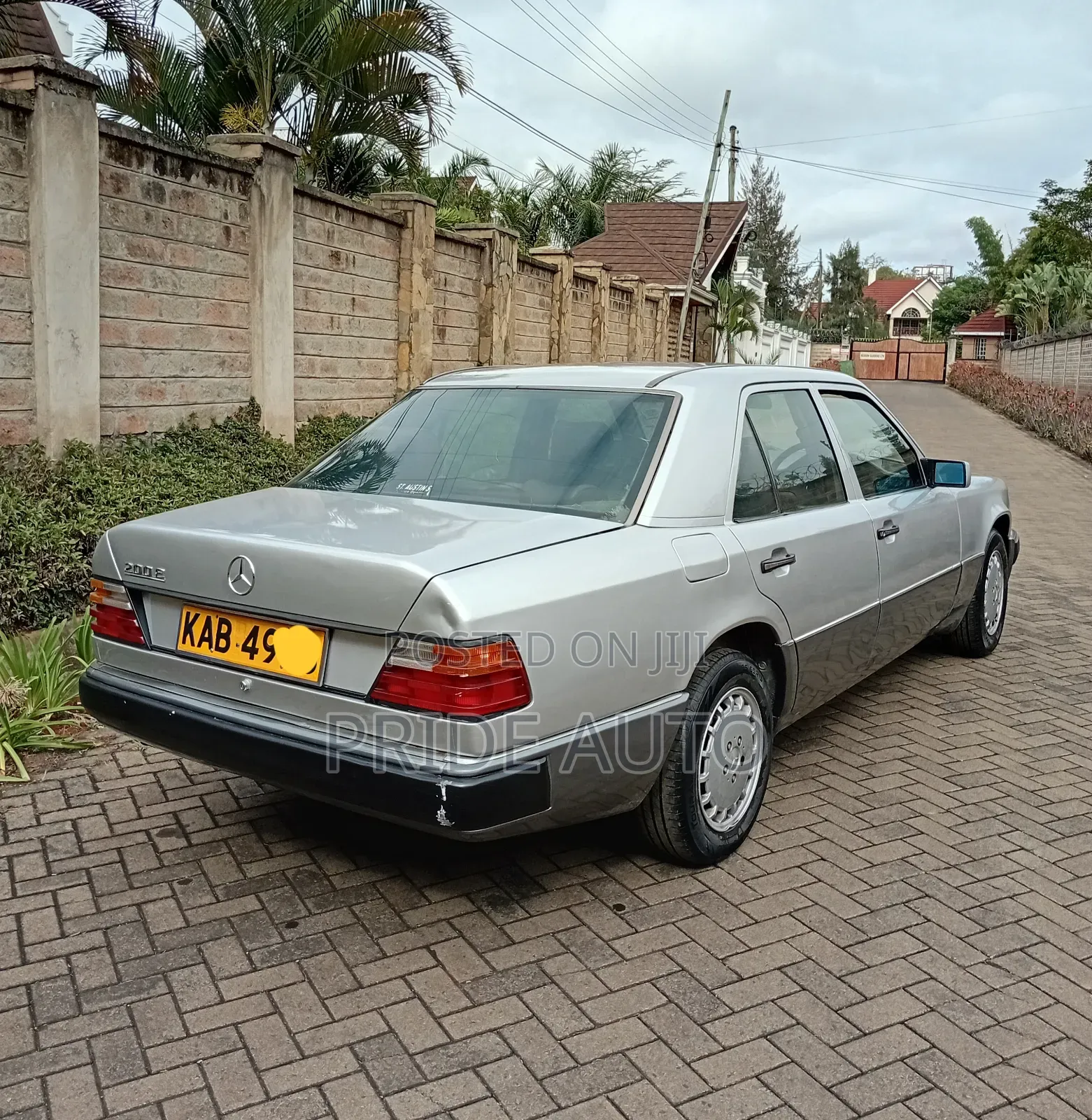 Mercedes-Benz 200E 1990 Silver