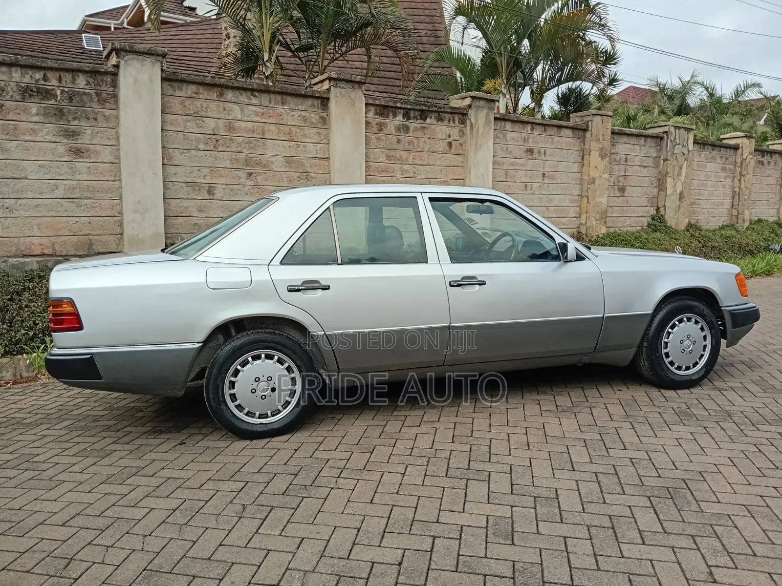 Mercedes-Benz 200E 1990 Silver