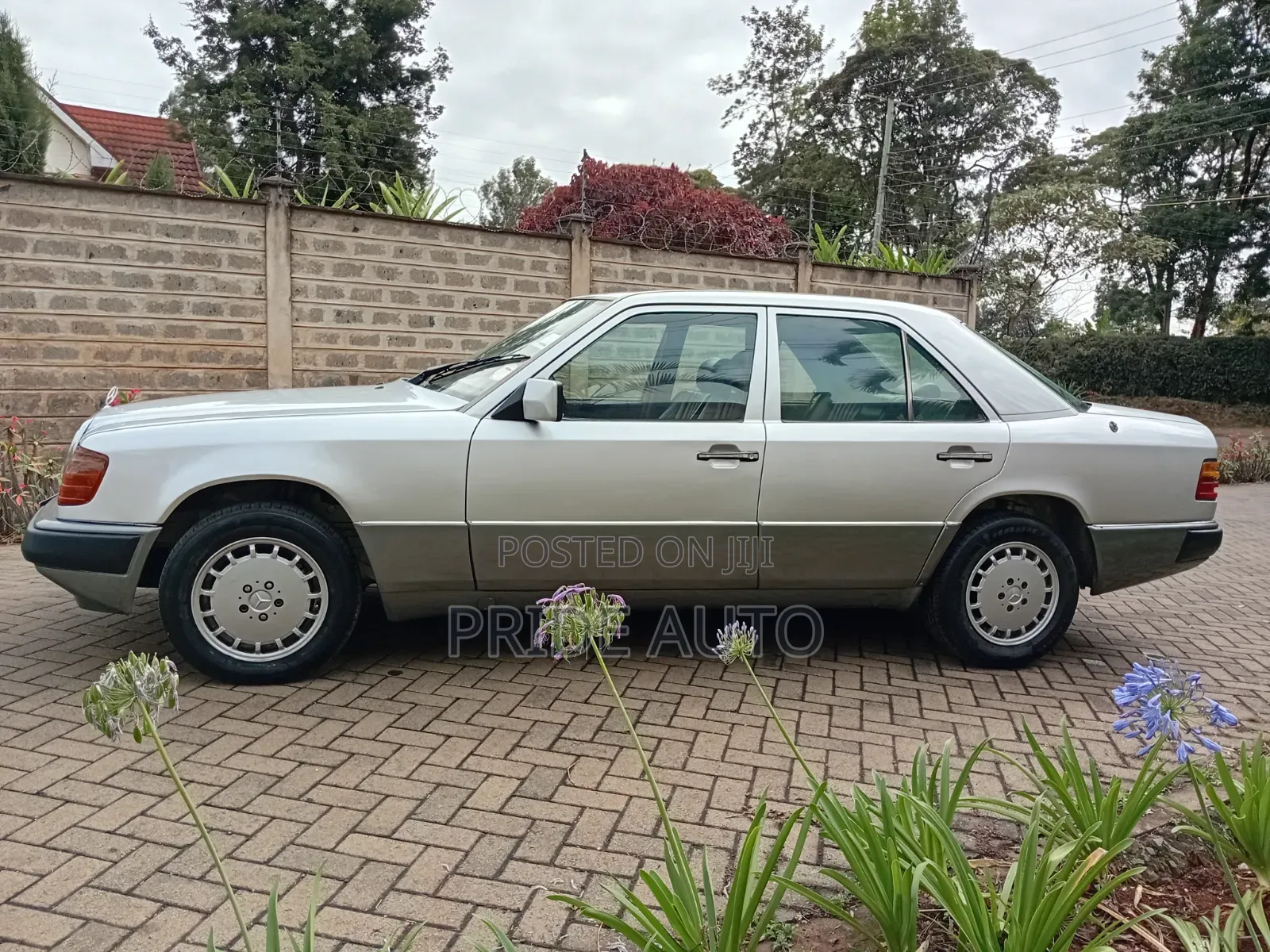 Mercedes-Benz 200E 1990 Silver