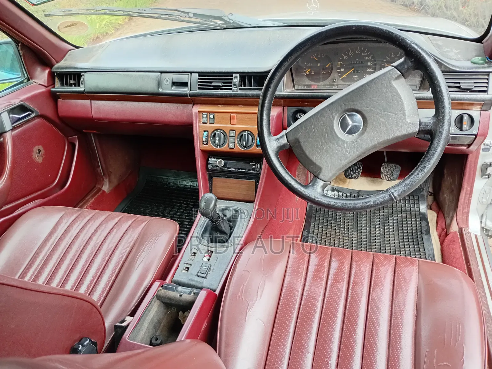 Mercedes-Benz 200E 1990 Silver
