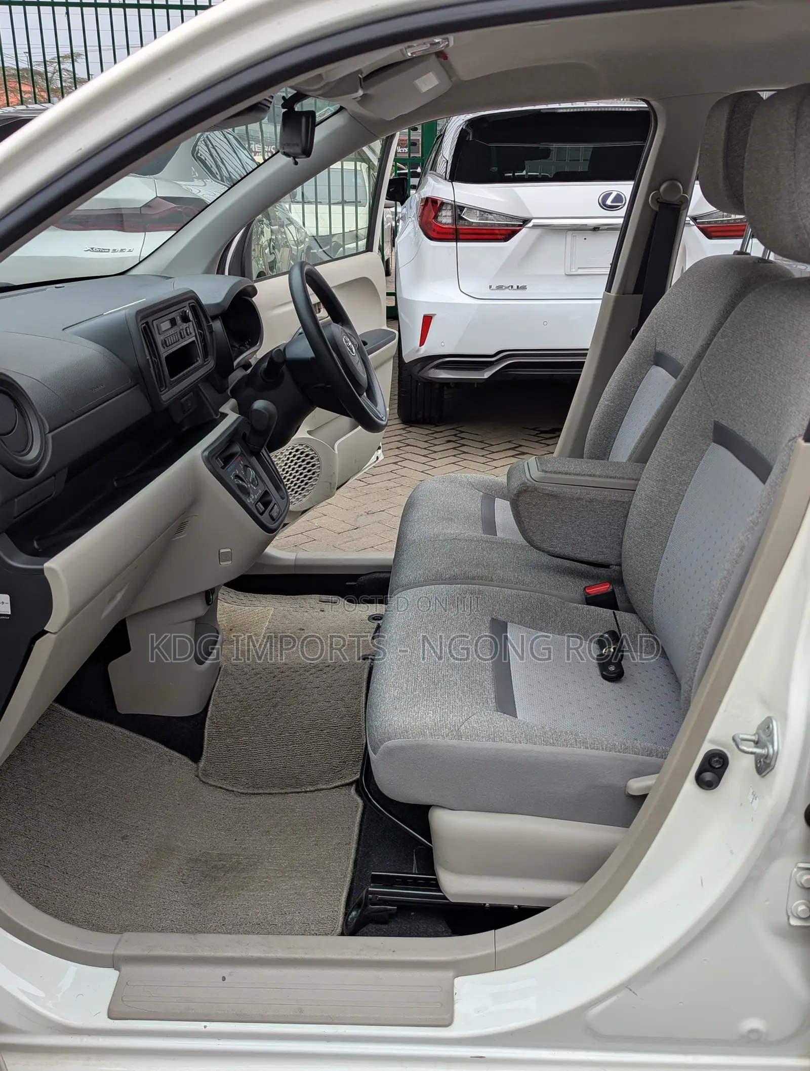 Toyota Passo 2019 White