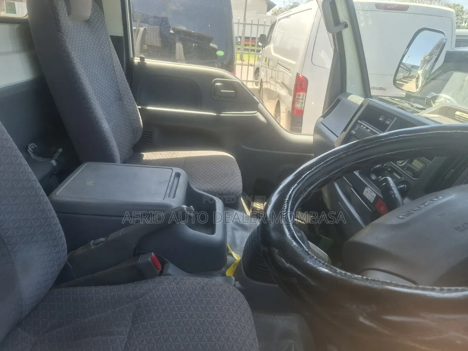 Isuzu Elf Crane 4t 2019 White