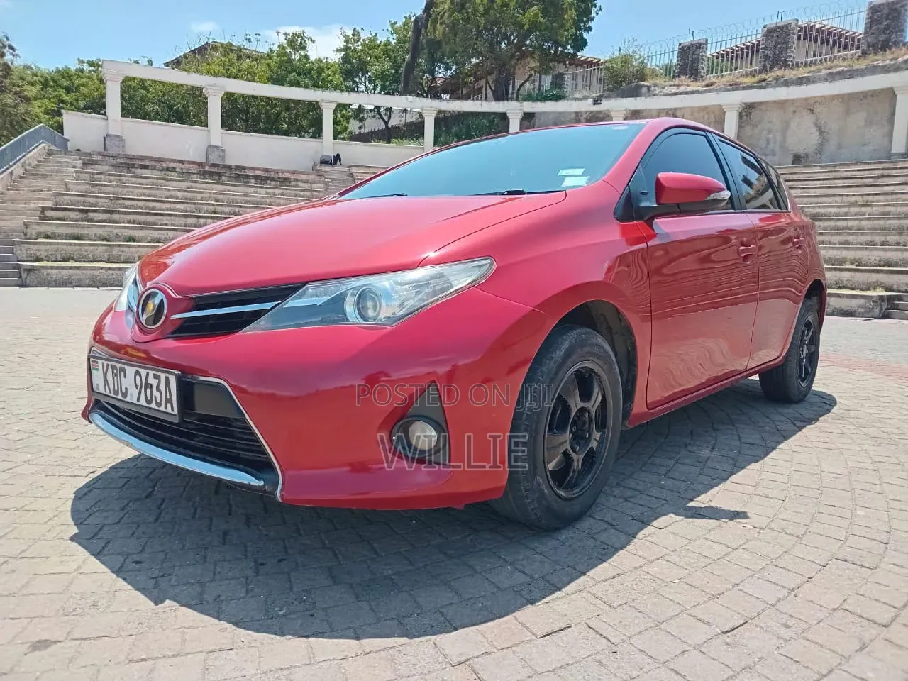 Toyota Auris 2013 Red