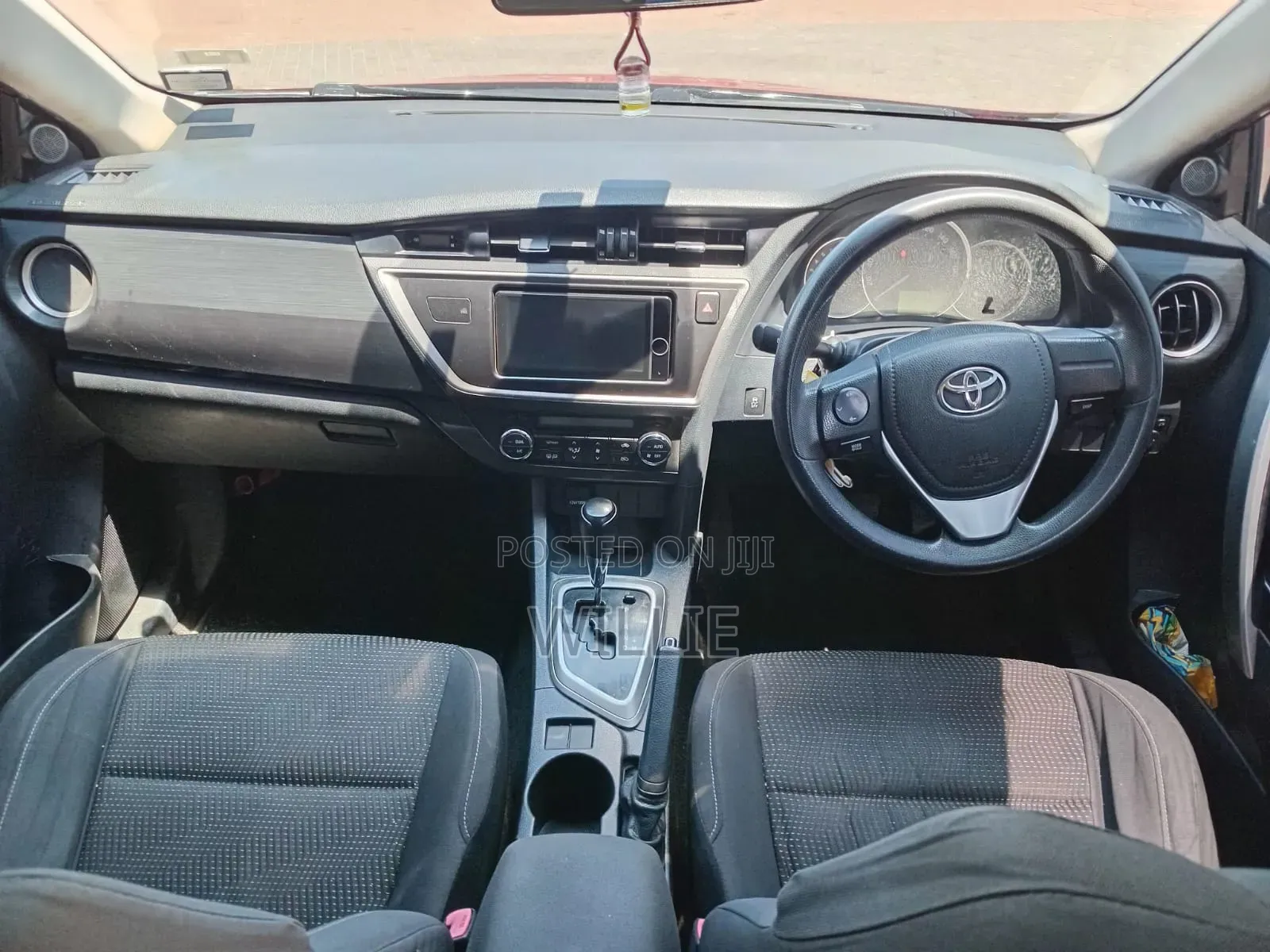 Toyota Auris 2013 Red