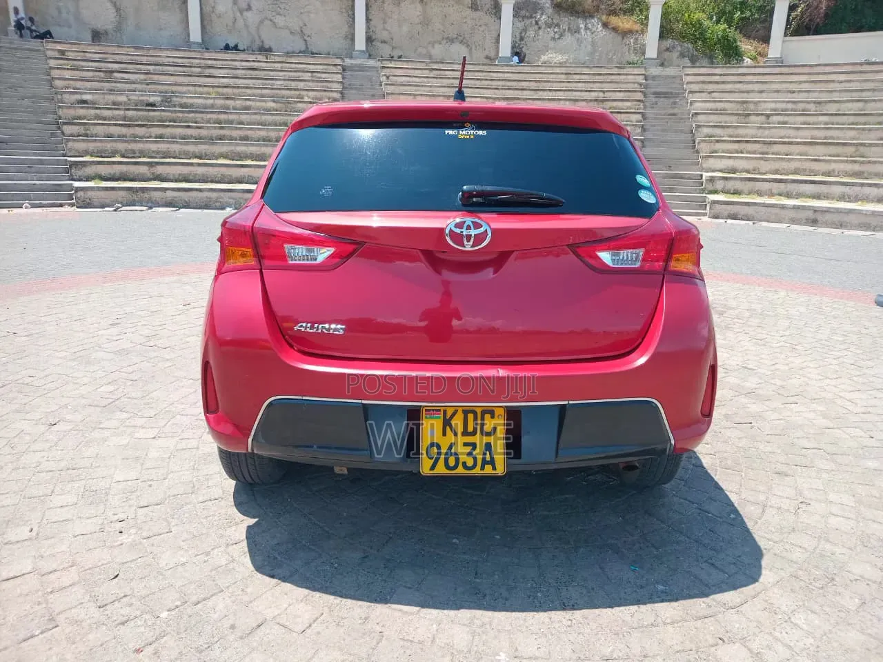 Toyota Auris 2013 Red
