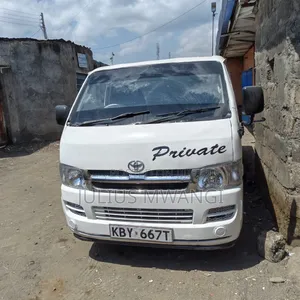 Toyota Grand HiAce 2000 White