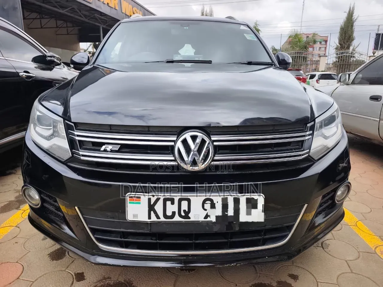 Volkswagen Tiguan S with Sunroof 2013 Black