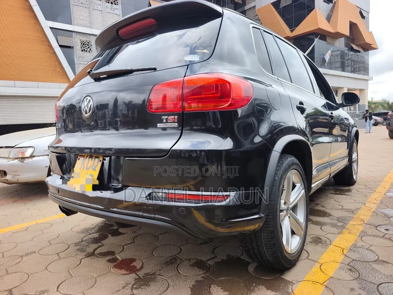 Volkswagen Tiguan S with Sunroof 2013 Black