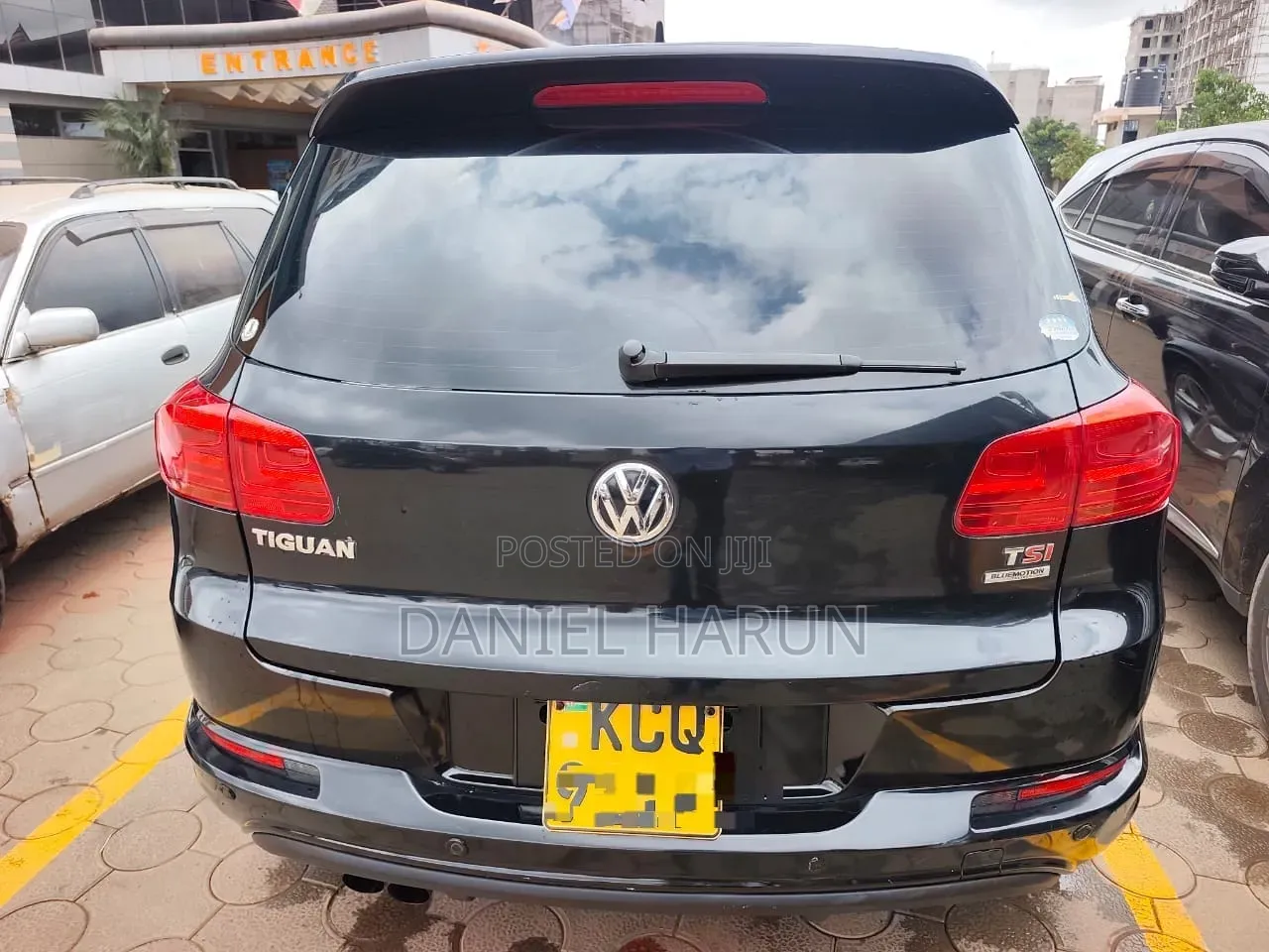 Volkswagen Tiguan S with Sunroof 2013 Black