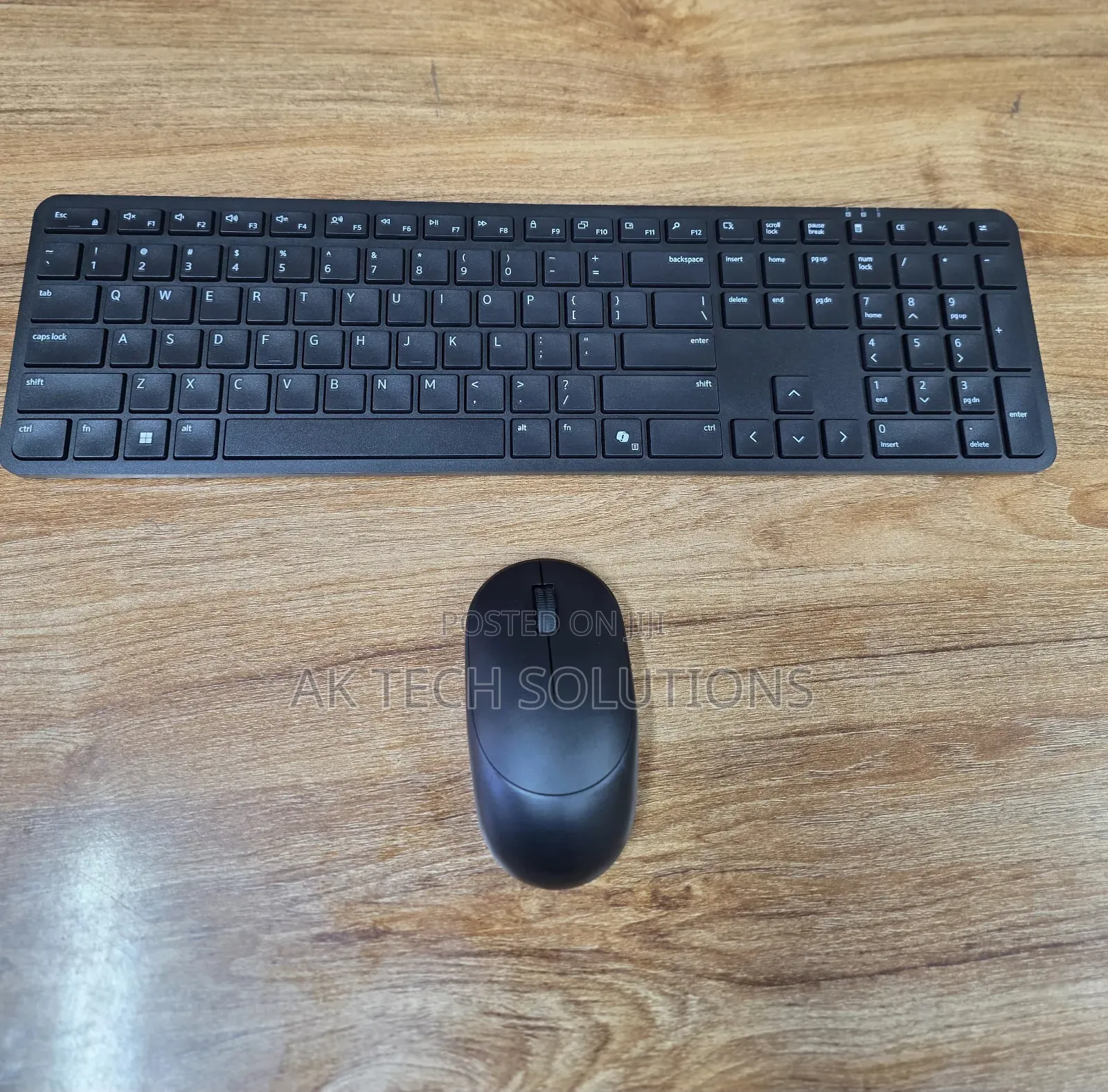 Dell Pro 5 Wireless Keyboard(KB526) 
Super Slim and Comfortable