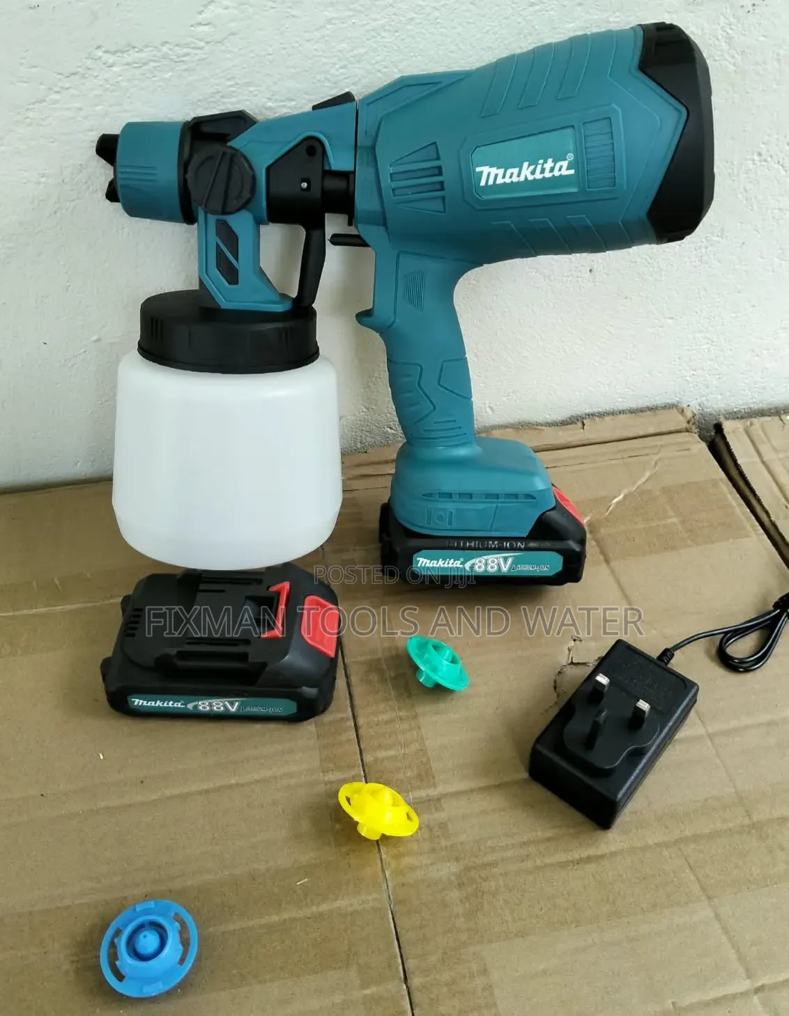Makita Multipurpose Cordless Spray Gun 2 Battery 88V + Extra 3 Nozzle