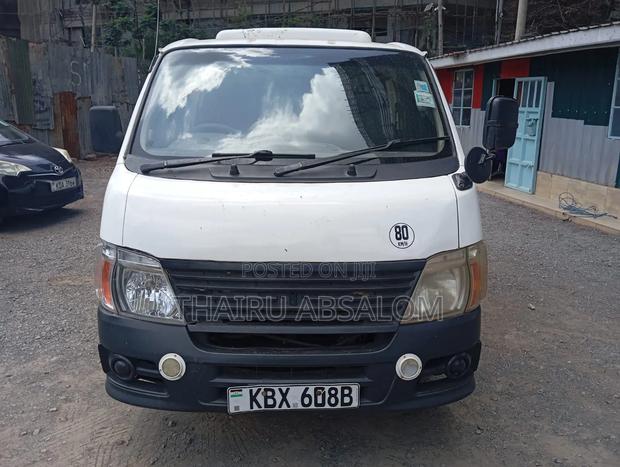 Nissan Caravan (Urvan) 2006 White