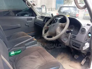 Nissan Caravan (Urvan) 2006 White