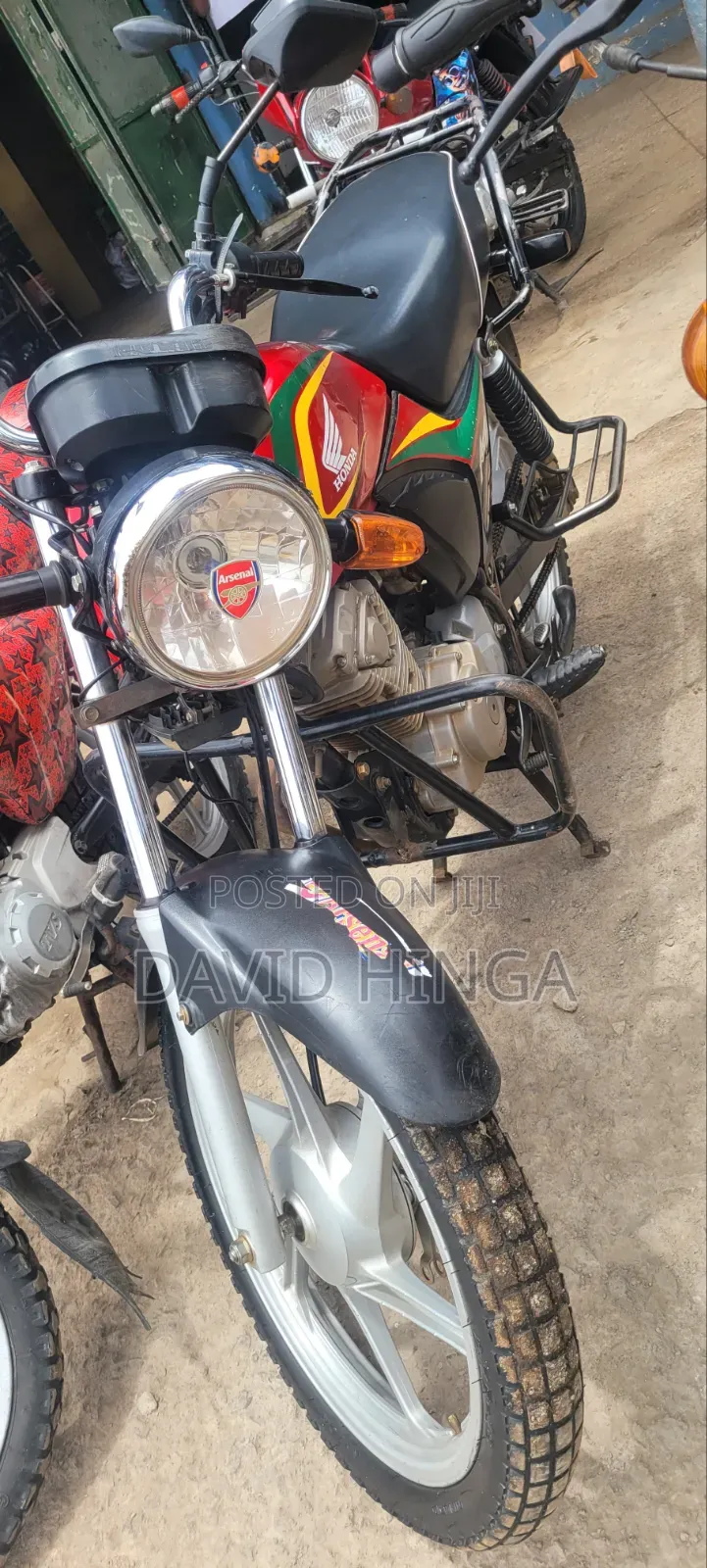 Honda CB 2025 Red