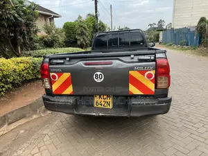 Toyota Hilux 2018 Gray