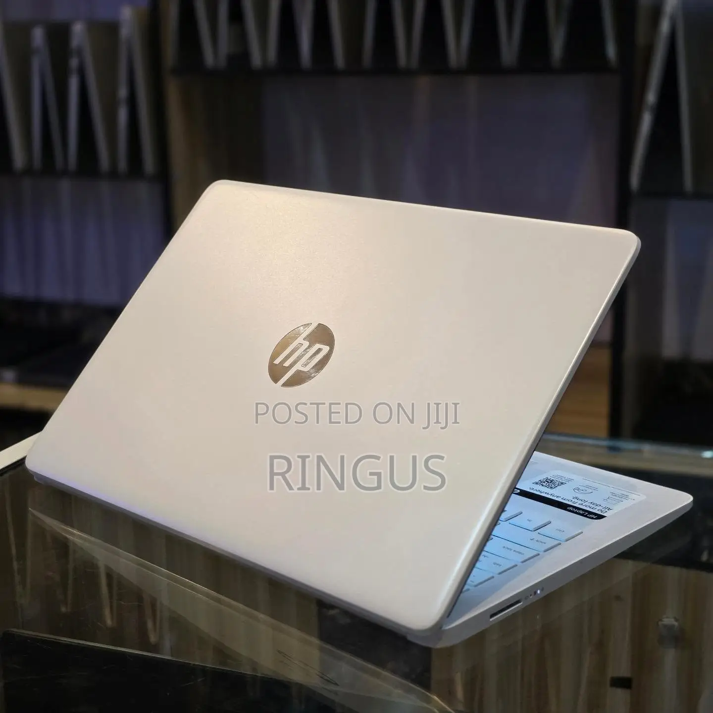 New Laptop HP 14-ep0063 8GB Intel Core i3 SSD 256GB