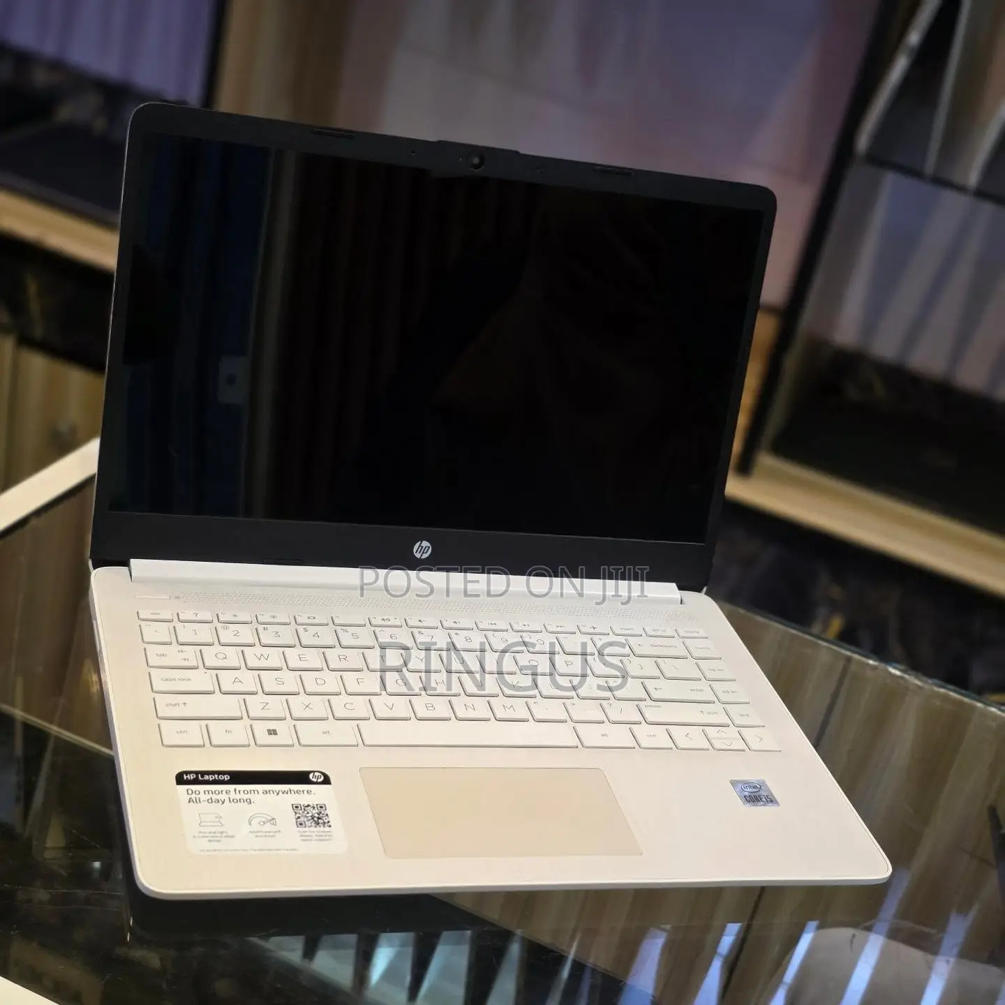 New Laptop HP 14-ep0063 8GB Intel Core i3 SSD 256GB