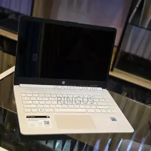 New Laptop HP 14-ep0063 8GB Intel Core i3 SSD 256GB