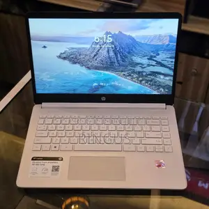 New Laptop HP 14-ep0063 8GB Intel Core i3 SSD 256GB