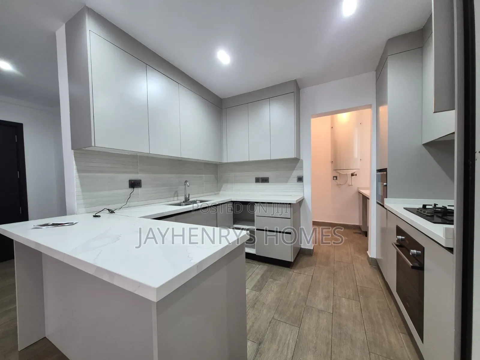 2bdrm Apartment in Riverside Square for rent