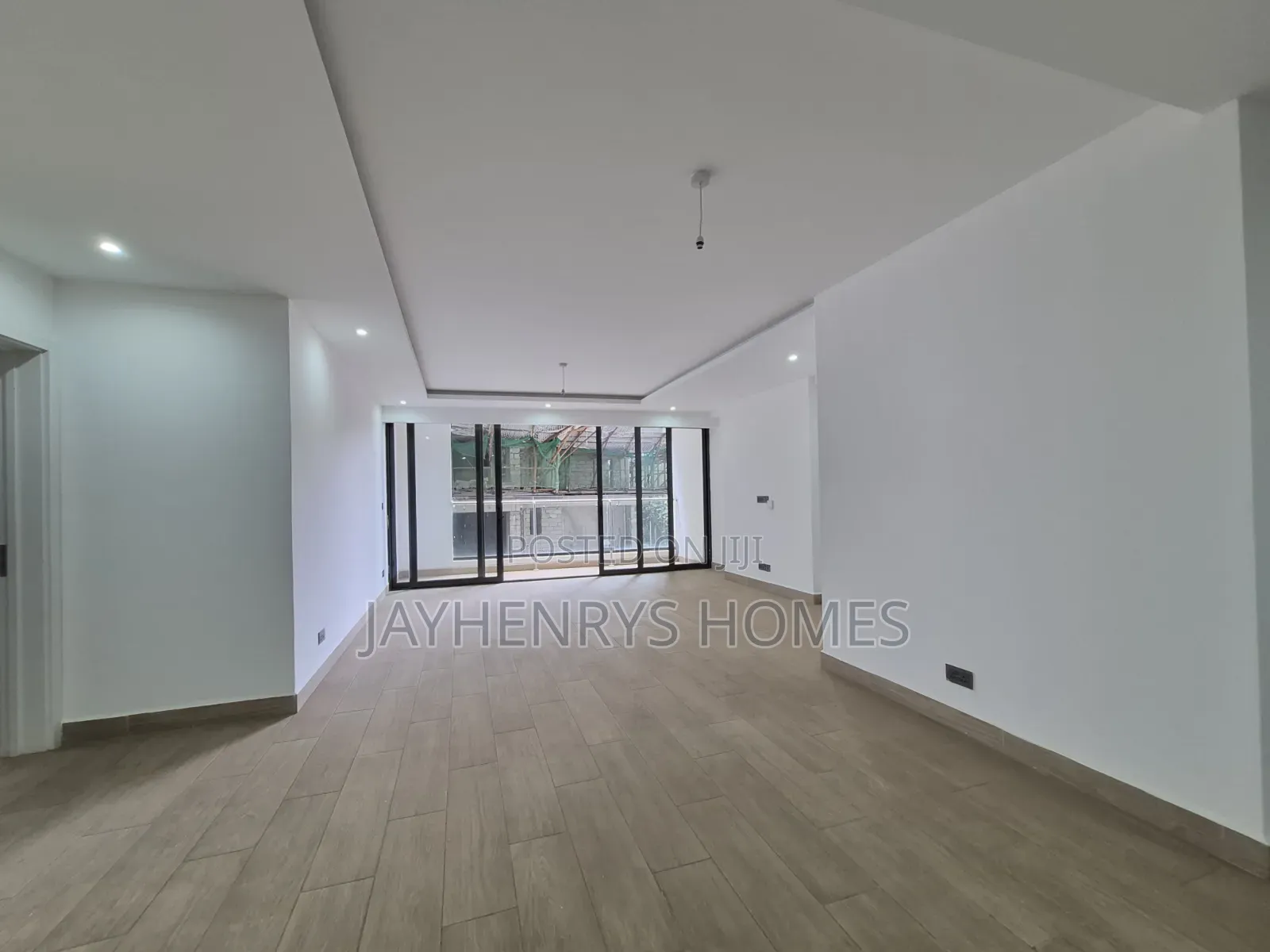 2bdrm Apartment in Riverside Square for rent