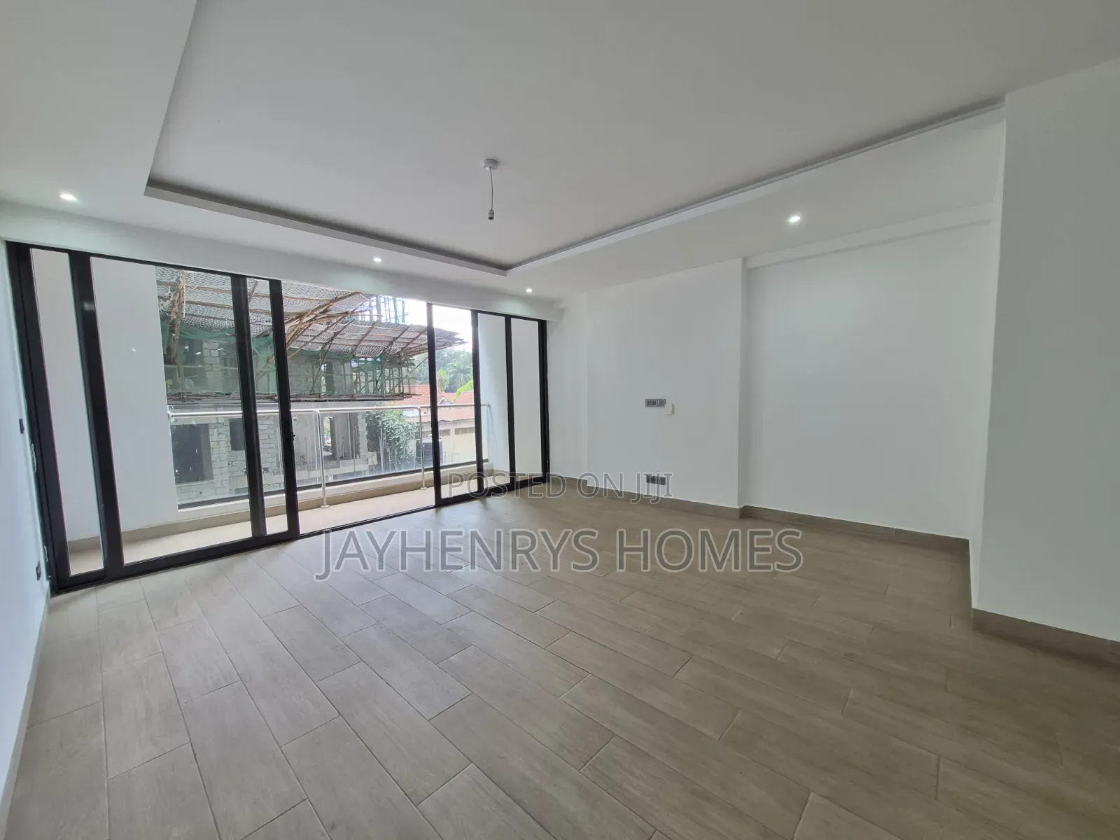 2bdrm Apartment in Riverside Square for rent