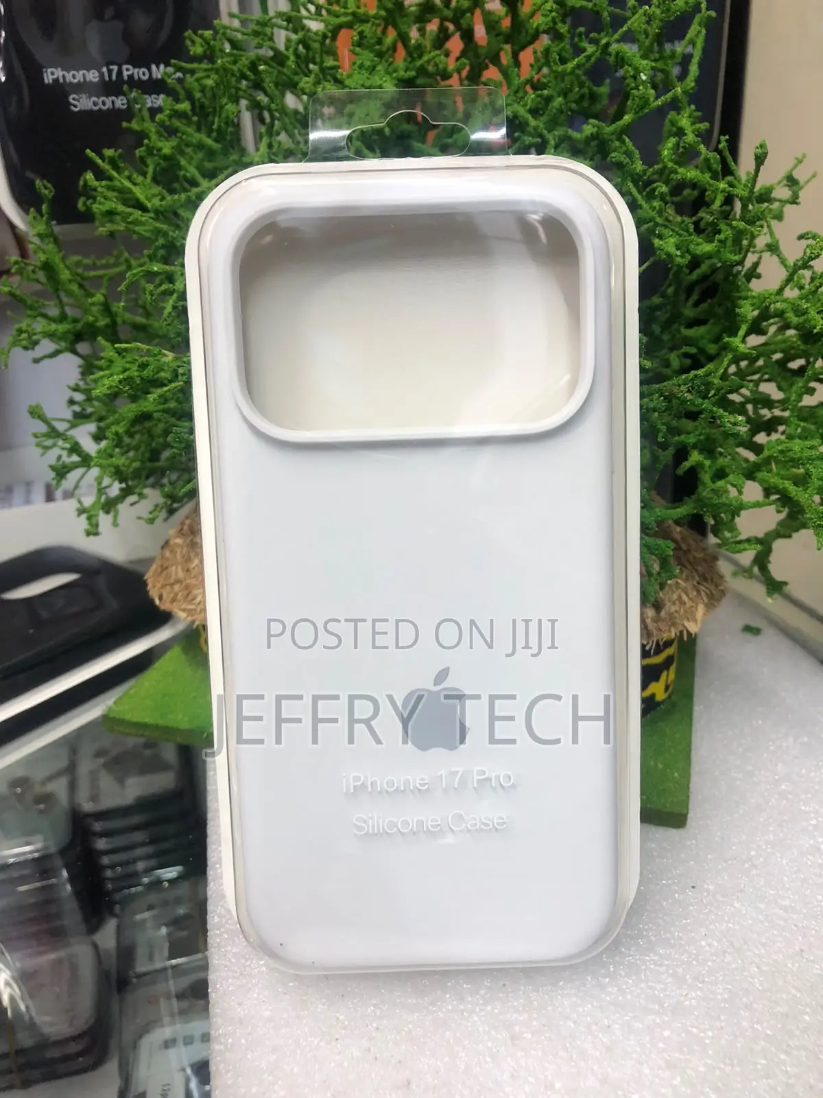 White Apple Silicone Case With MagSafe Designed for iPhone 17 Pro Max