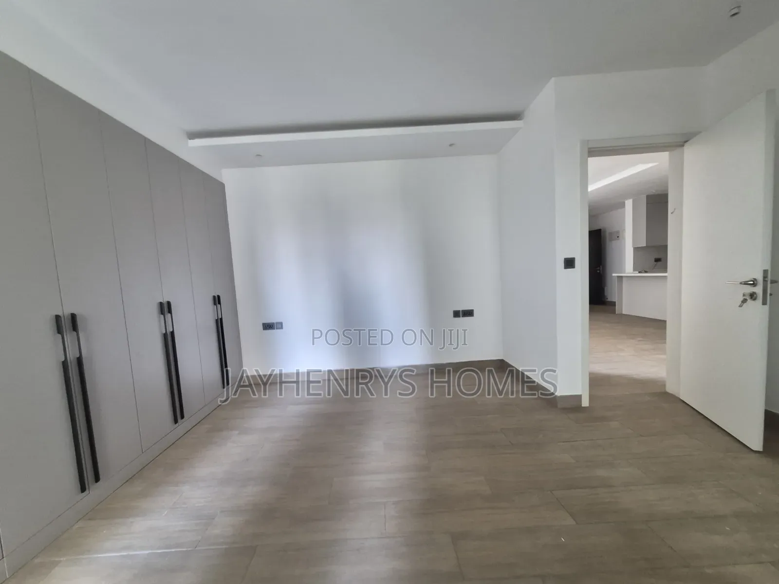 2bdrm Apartment in Riverside Square for rent