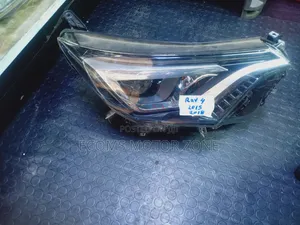 Toyota RAV 4 2018 Headlight