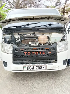 Toyota HiAce 2012 White