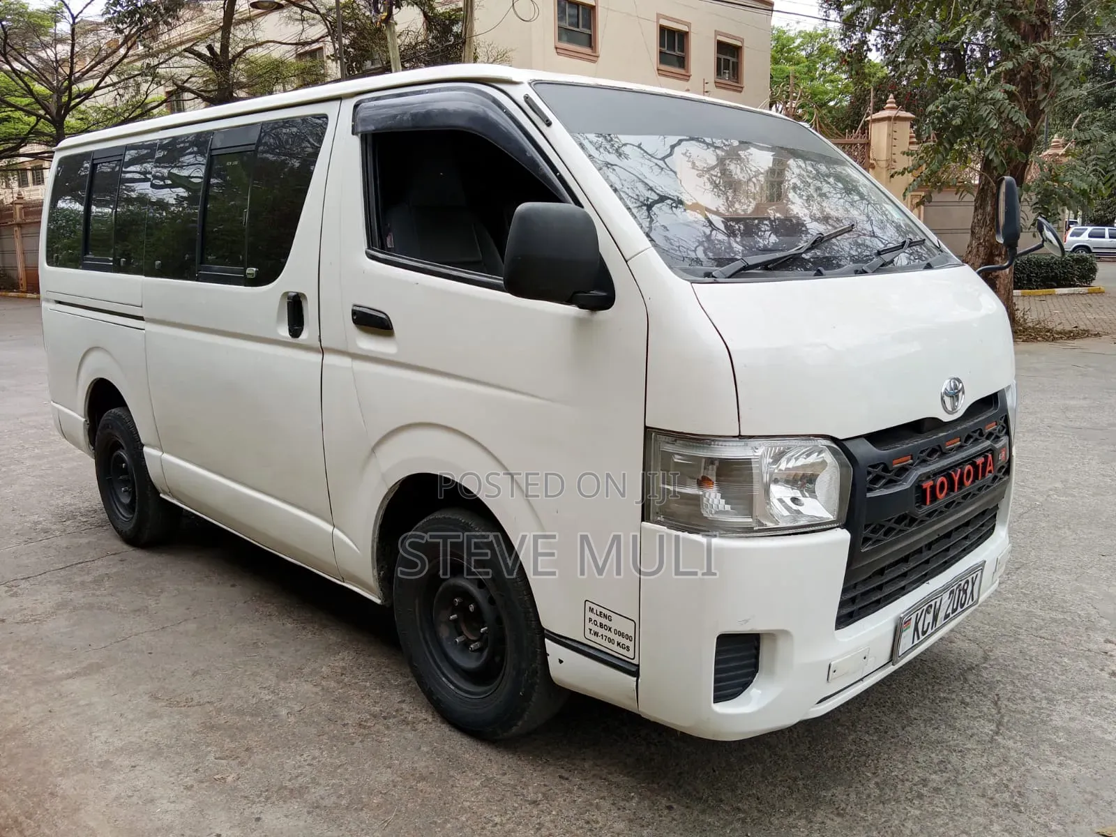 Toyota HiAce 2012 White