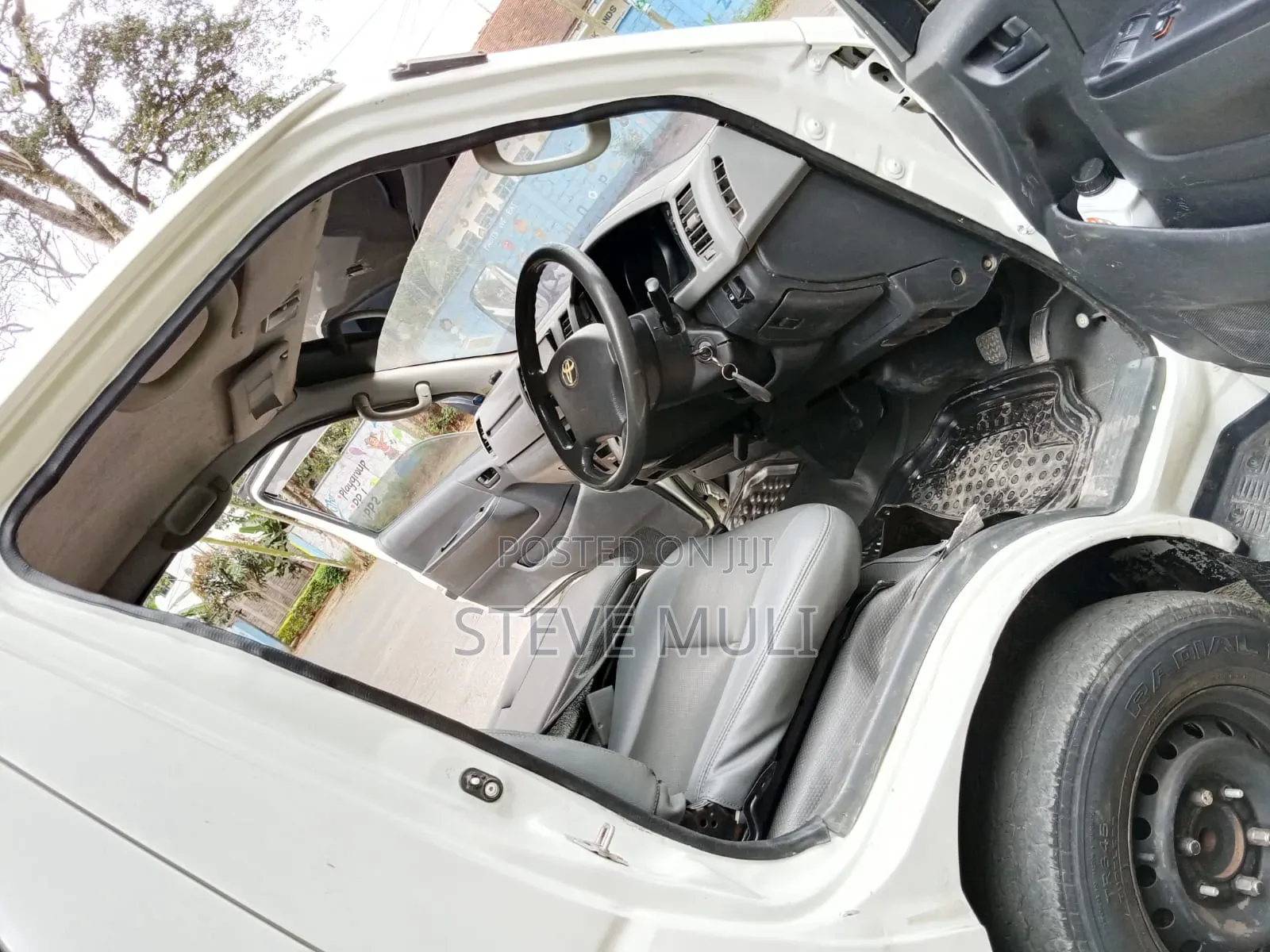 Toyota HiAce 2012 White