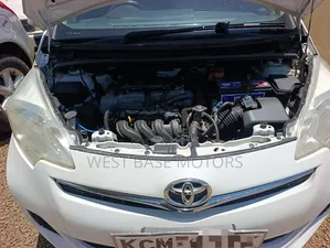 Toyota Ractis 2010 White