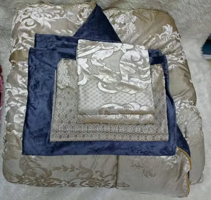 Deluxe Super King 6x7 Silk Duvet Set