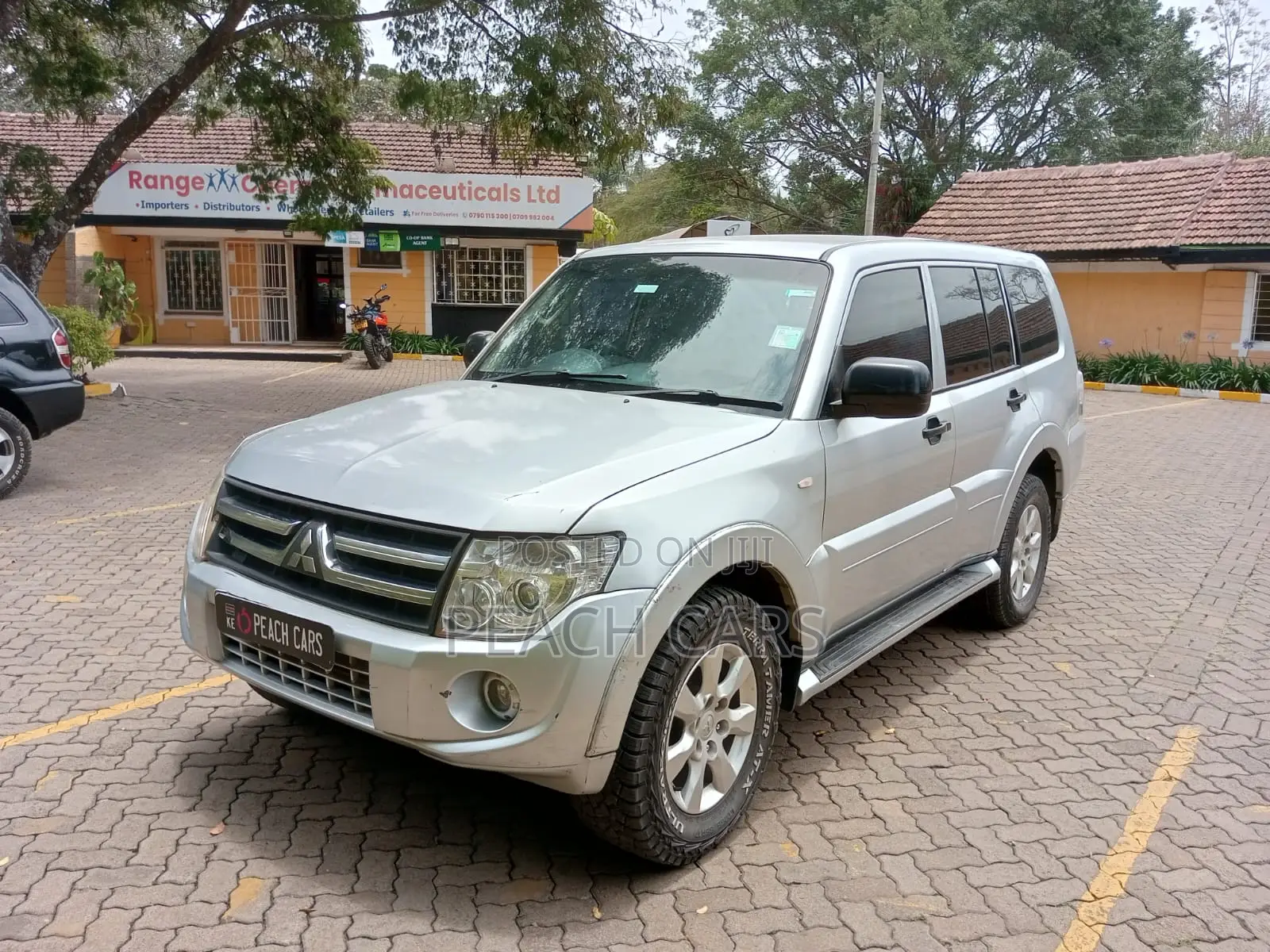 Mitsubishi Pajero 2014 Silver